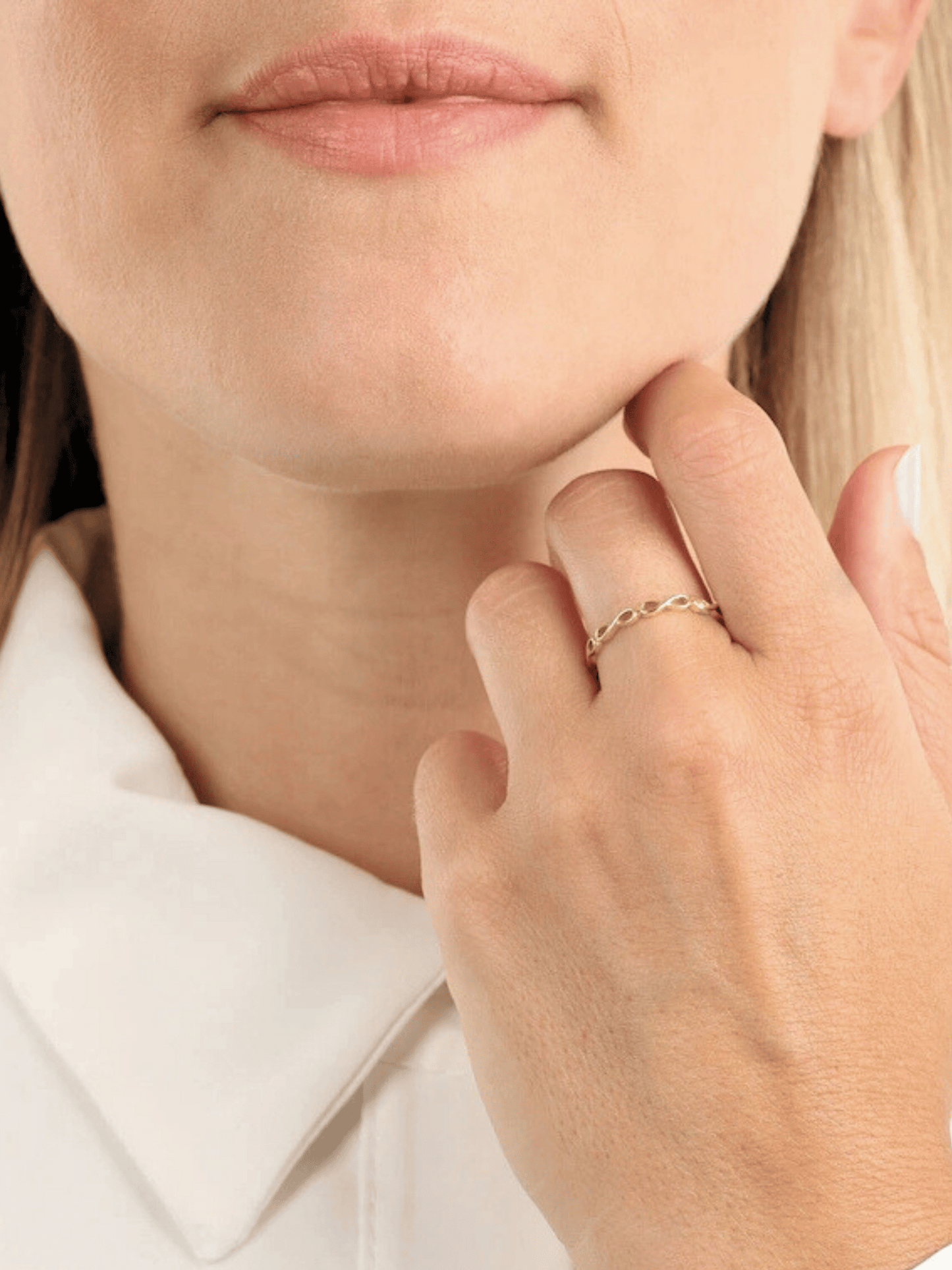Bague à boucle infinie