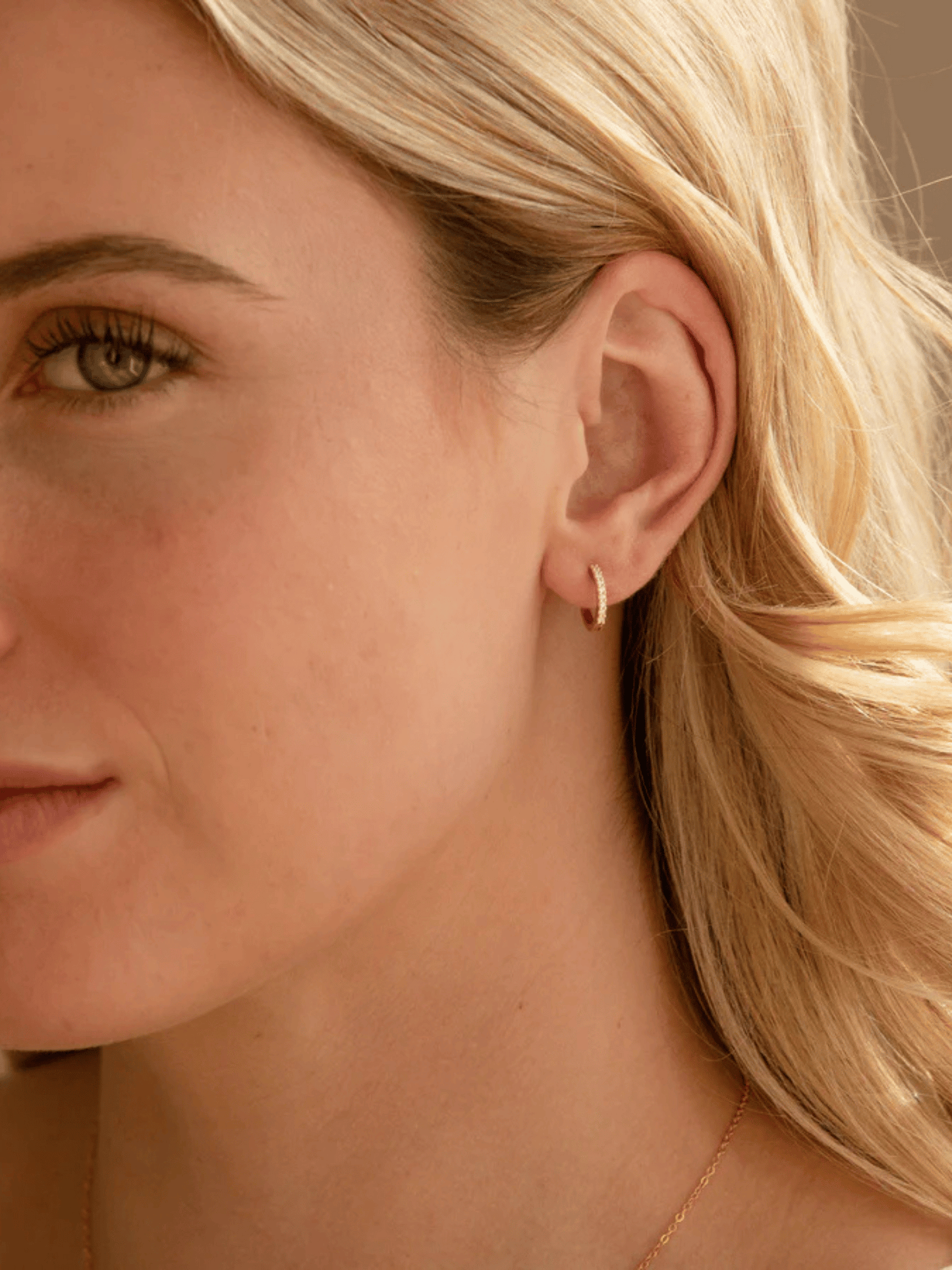 Boucles d'oreilles Huggie étincelantes
