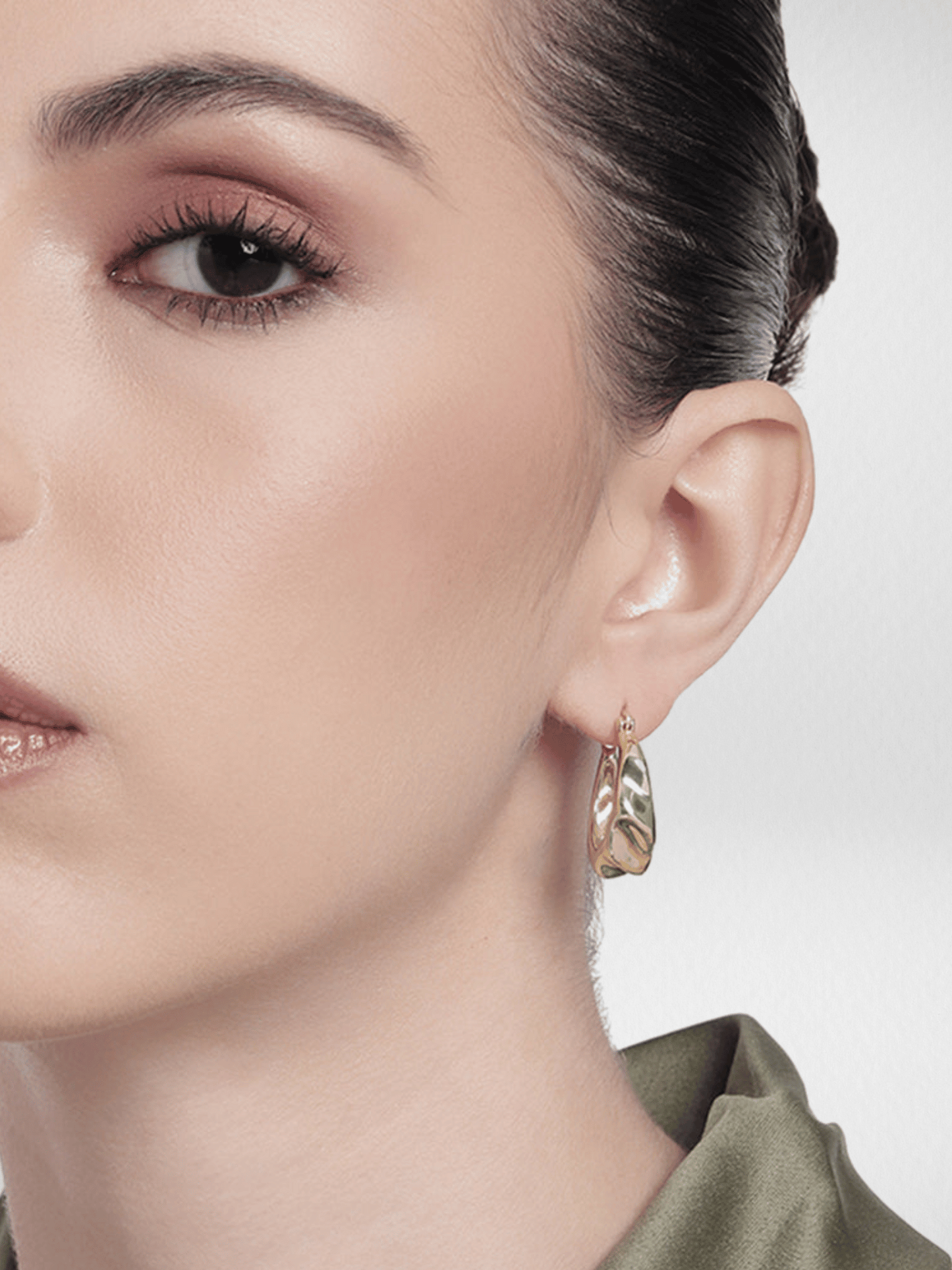 Boucles d'oreilles créoles torsadées élégantes