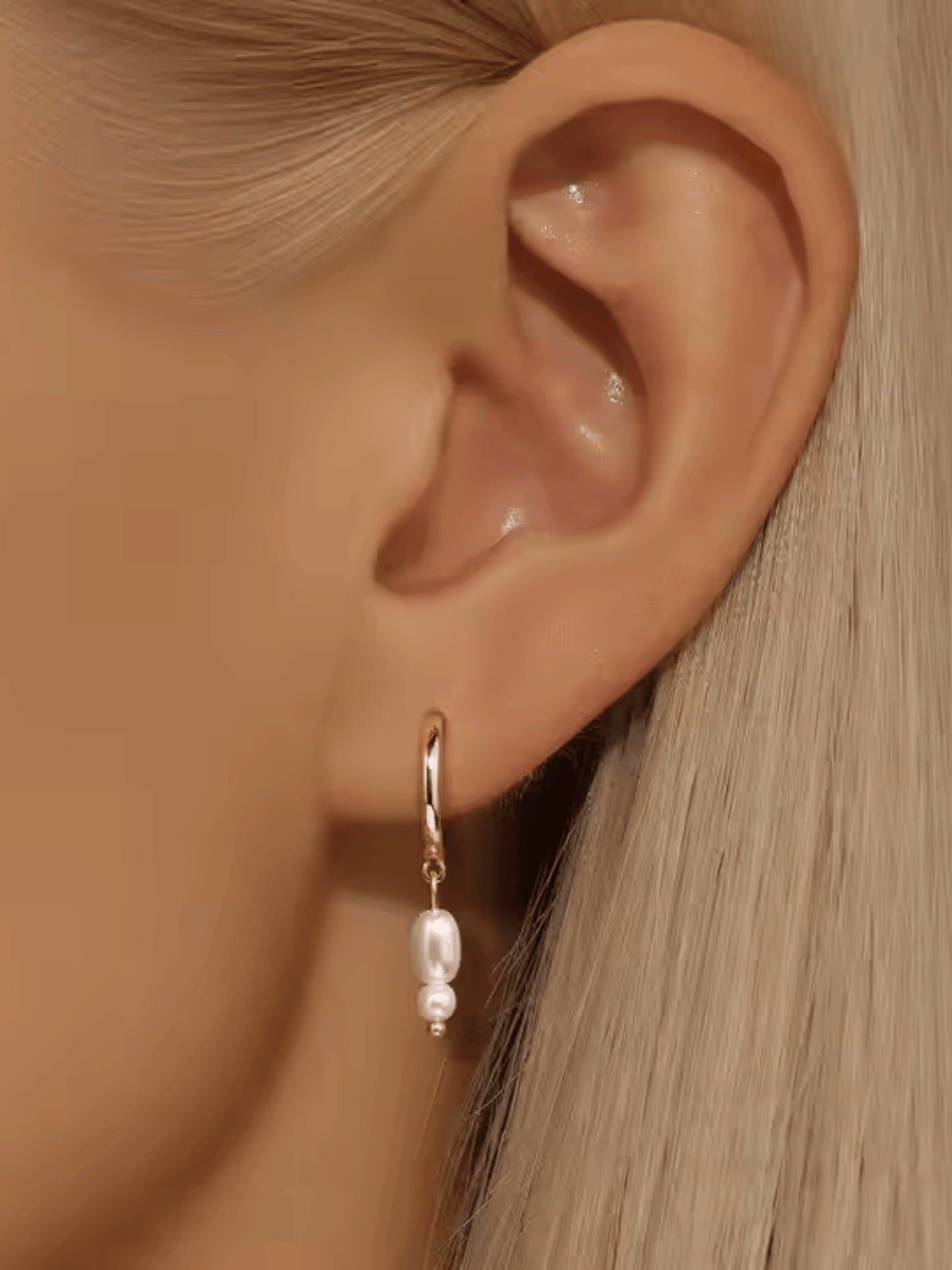Boucles d'oreilles créoles à double perle 